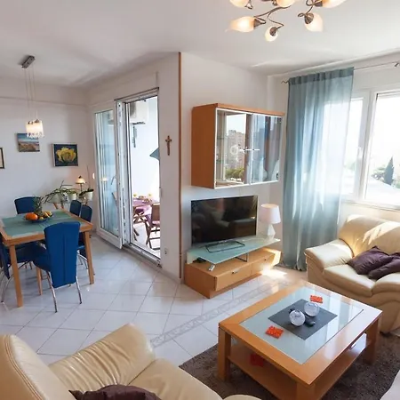 Exclusive Sea View Apartment *